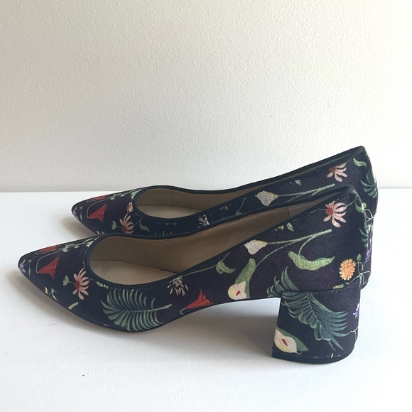 Ann Taylor | Bette Velvet Floral Block Heel - Picture 5 of 9